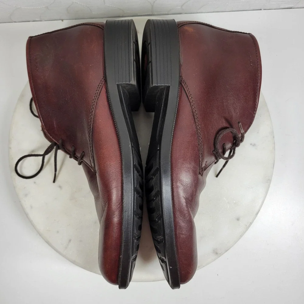 ECCO Harold Plain Toe Chukka Boot 44 Mens Burgundy Lace Up Desert Professional